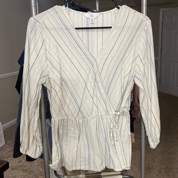 Women’s Wrap Top - Picture 1 of 3